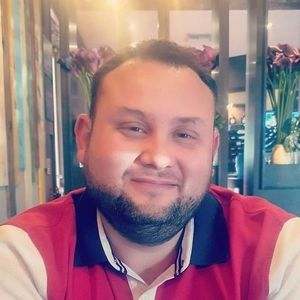 Meet your Posher, Luis